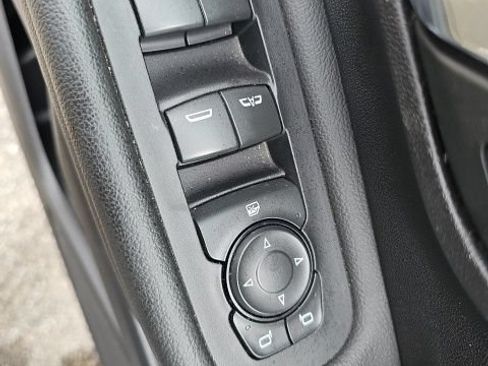Used 2024 GMC Terrain SLT FWD image 31