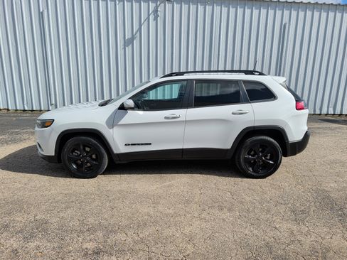 Used 2021 Jeep Cherokee Latitude Plus image 2