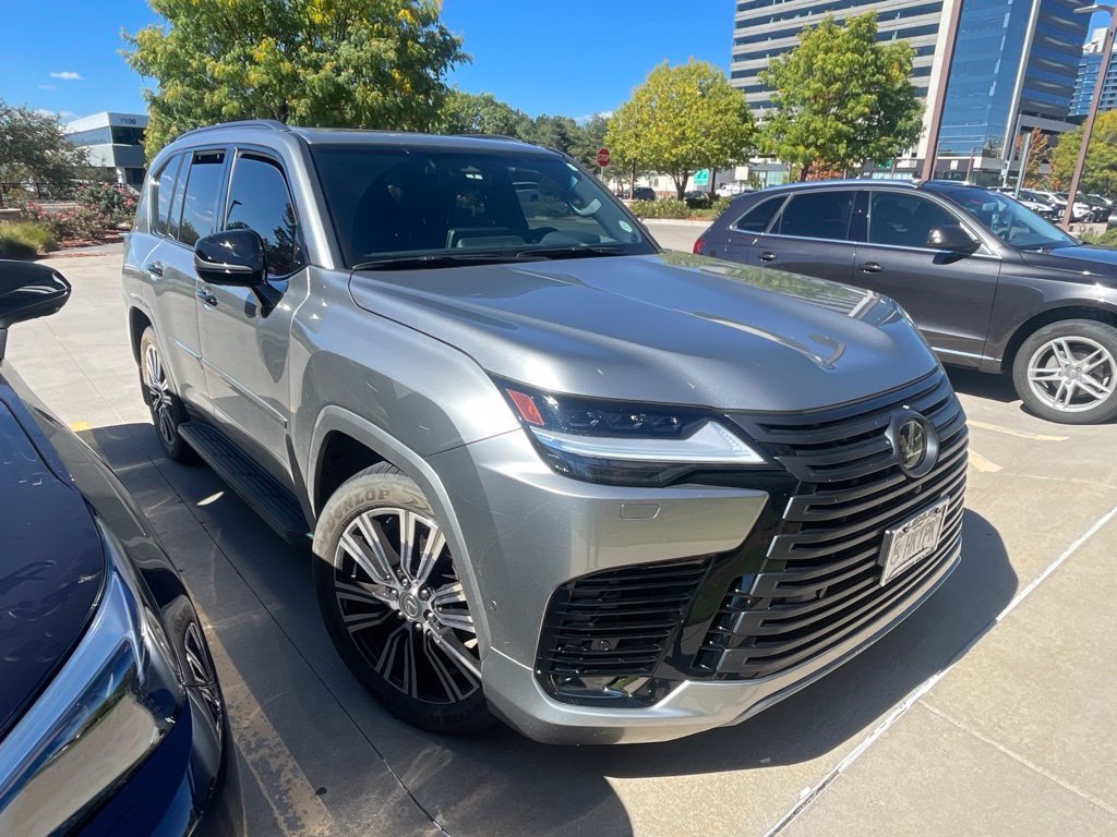 Used 2025 Lexus LX 700h Luxury w/ Appearance Package AWD/4WD image 3