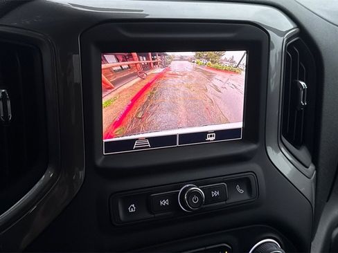 Used 2022 Chevrolet Silverado 1500 Custom image 18