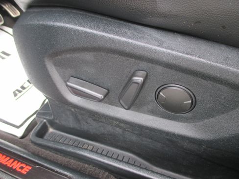 Used 2020 Ford Edge ST image 16