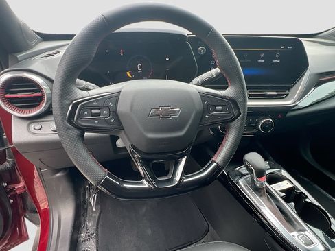 Used 2025 Chevrolet Trax RS w/ Driver Confidence Package FWD image 11