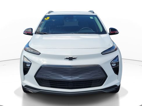 Used 2023 Chevrolet Bolt EUV LT w/ Convenience Package image 2