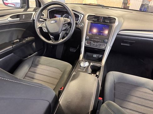 Used 2020 Ford Fusion SE image 18