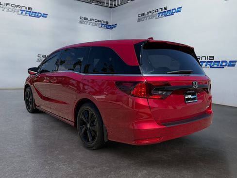 Used 2024 Honda Odyssey Sport image 7