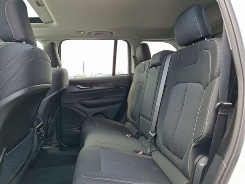 Certified 2023 Jeep Grand Cherokee Laredo X image 10