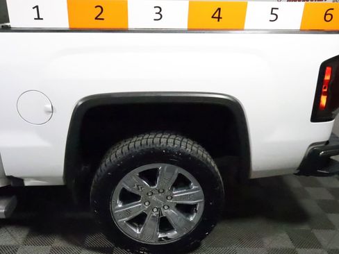 Used 2018 GMC Sierra 1500 SLT w/ Enhanced Driver Alert Package image 15