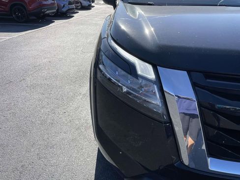 Used 2024 Nissan Pathfinder Platinum w/ Cargo Package image 17