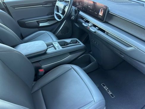 Certified 2024 Kia EV9 Light Long Range RWD image 21