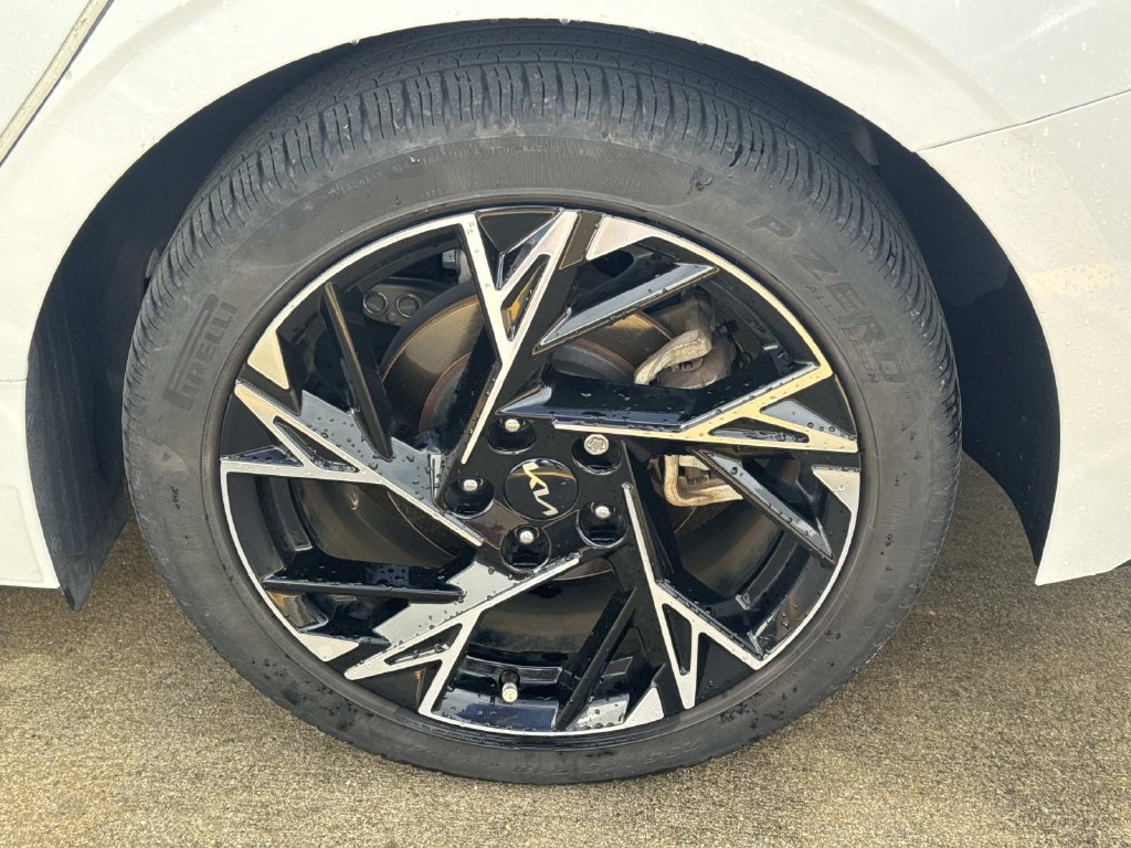 Used 2025 Kia K5 GT-Line w/ GT-Line Premium Package FWD image 5