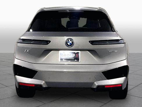 Used 2025 BMW iX xDrive50 w/ Premium Package AWD/4WD image 4