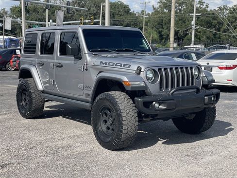 Used 2019 Jeep Wrangler Unlimited Sahara w/ Quick Order Package 24M Moab AWD/4WD image 18