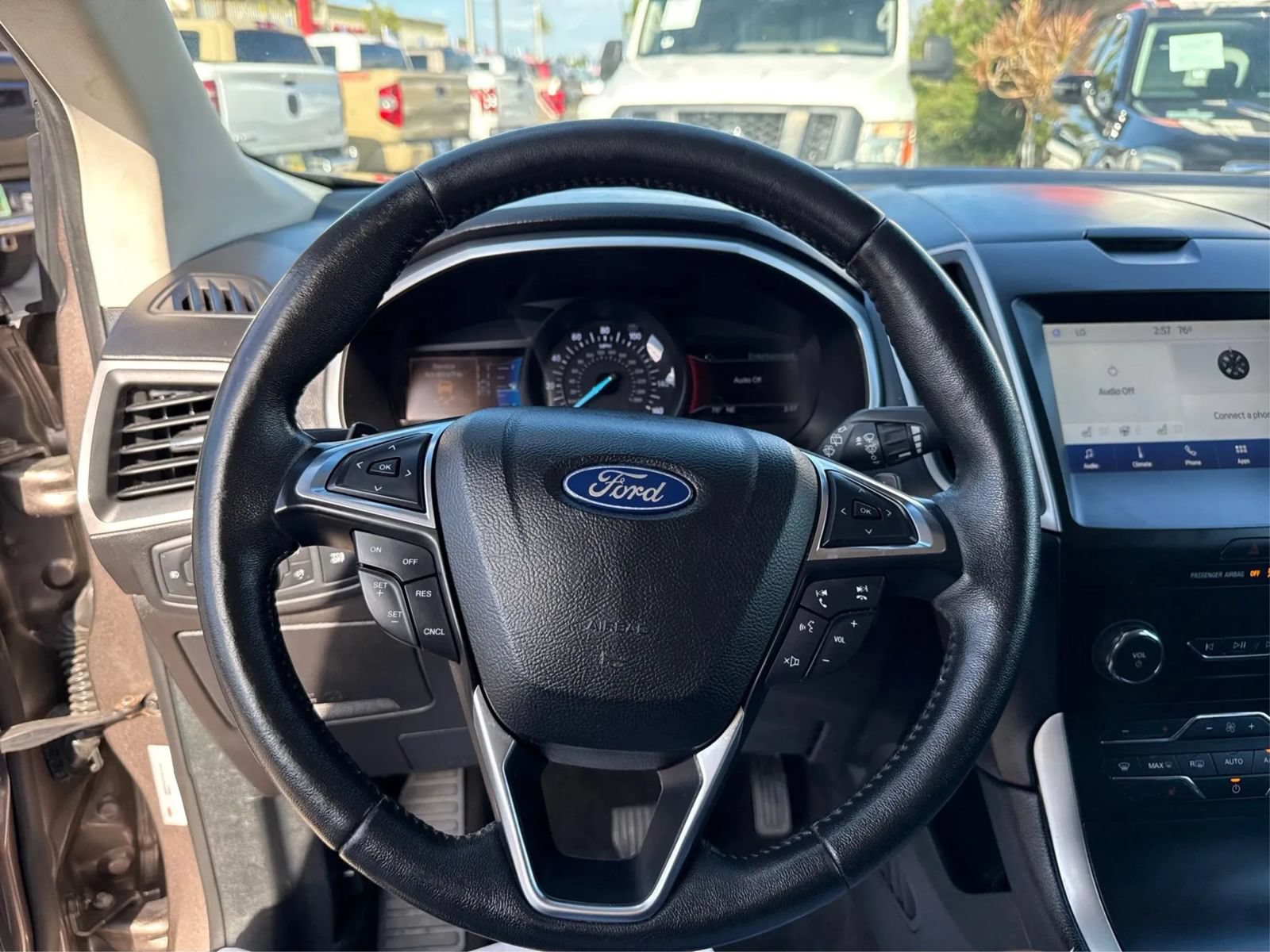 Used 2019 Ford Edge SEL w/ Equipment Group 201A AWD/4WD image 17