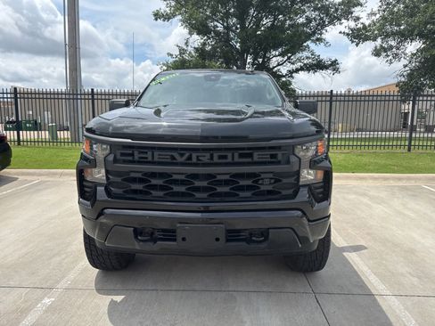 Used 2022 Chevrolet Silverado 1500 Custom RWD image 3