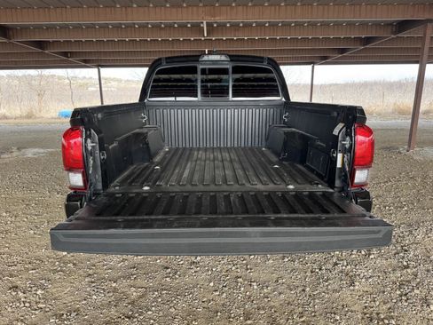 Used 2021 Toyota Tacoma SR w/ SR Convenience Package image 29