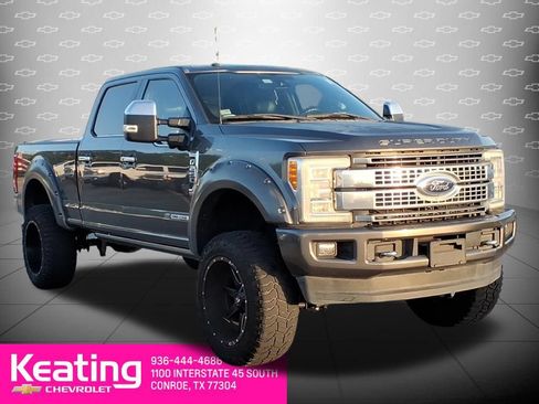 Used 2017 Ford F250 Platinum w/ Platinum Ultimate Package AWD/4WD image 3