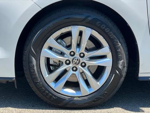 Certified 2021 Toyota Sienna Limited AWD/4WD image 34