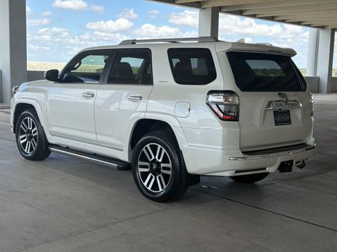 Used 2018 Toyota 4Runner Limited AWD/4WD image 2