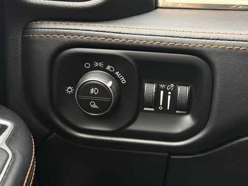 Used 2022 RAM 2500 Limited image 28