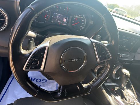 Used 2019 Chevrolet Camaro LT RWD image 9