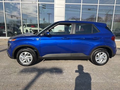 Used 2025 Hyundai Venue SE image 8