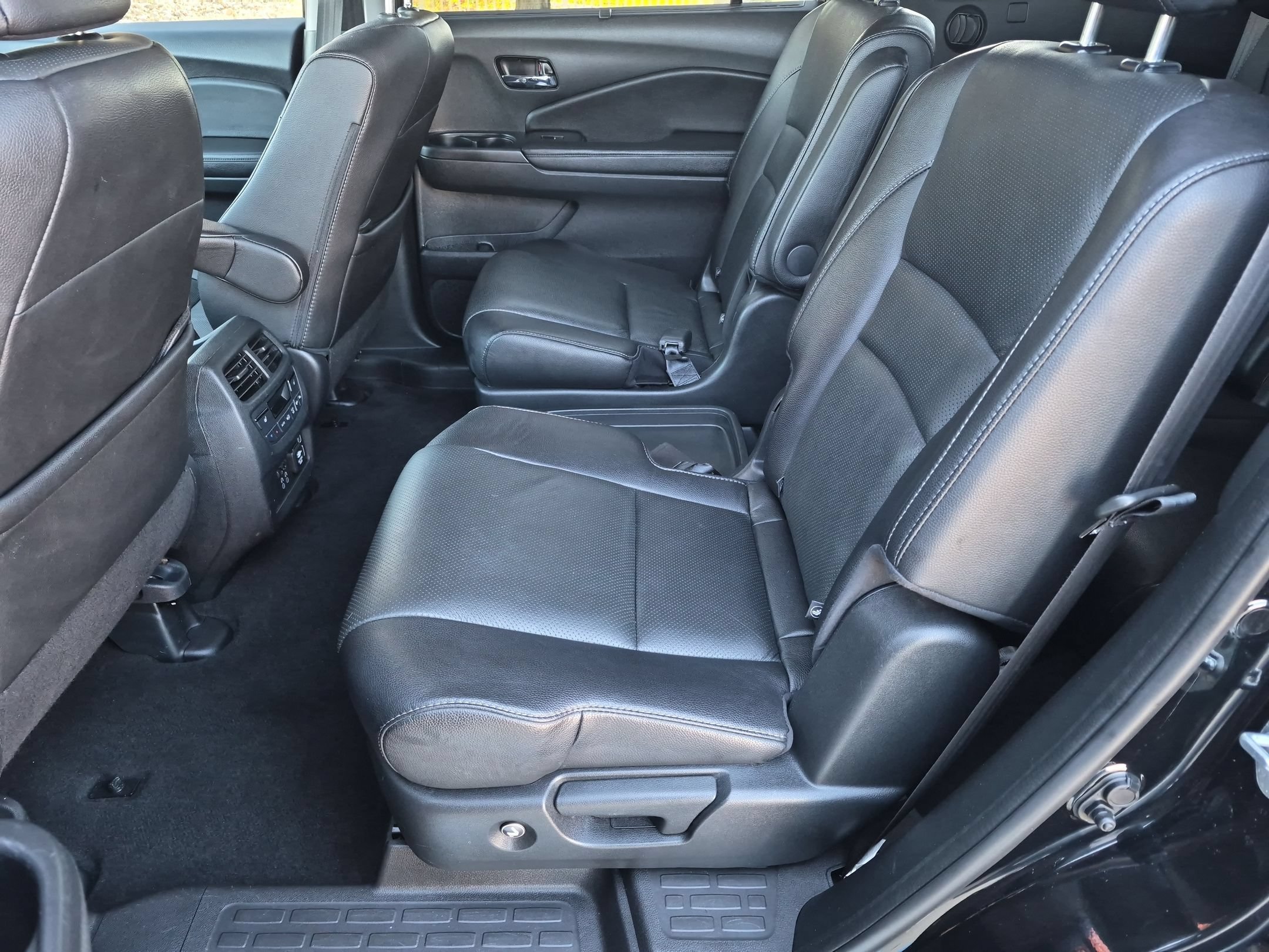 Used 2022 Honda Pilot Elite image 25