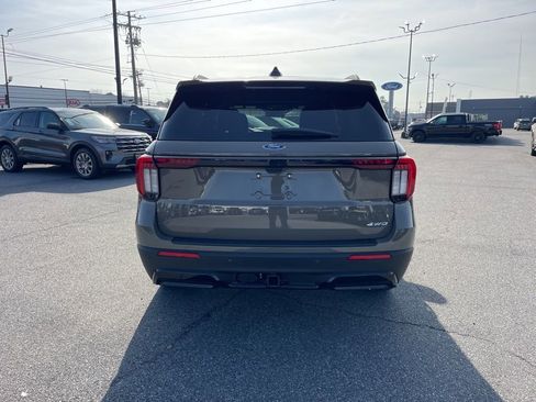 New 2026 Ford Explorer ST-Line w/ ST-Line Street Pack AWD/4WD image 5