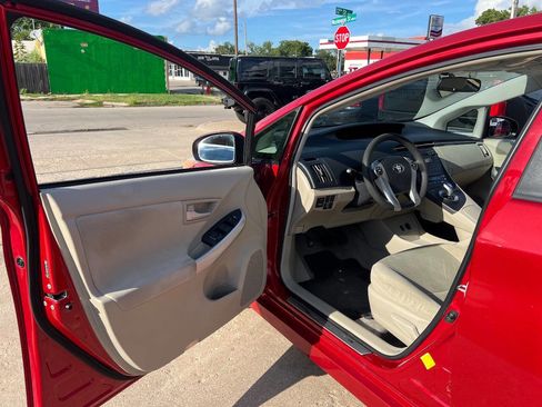 Used 2011 Toyota Prius One image 7