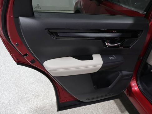 Used 2025 Honda CR-V EX-L image 18