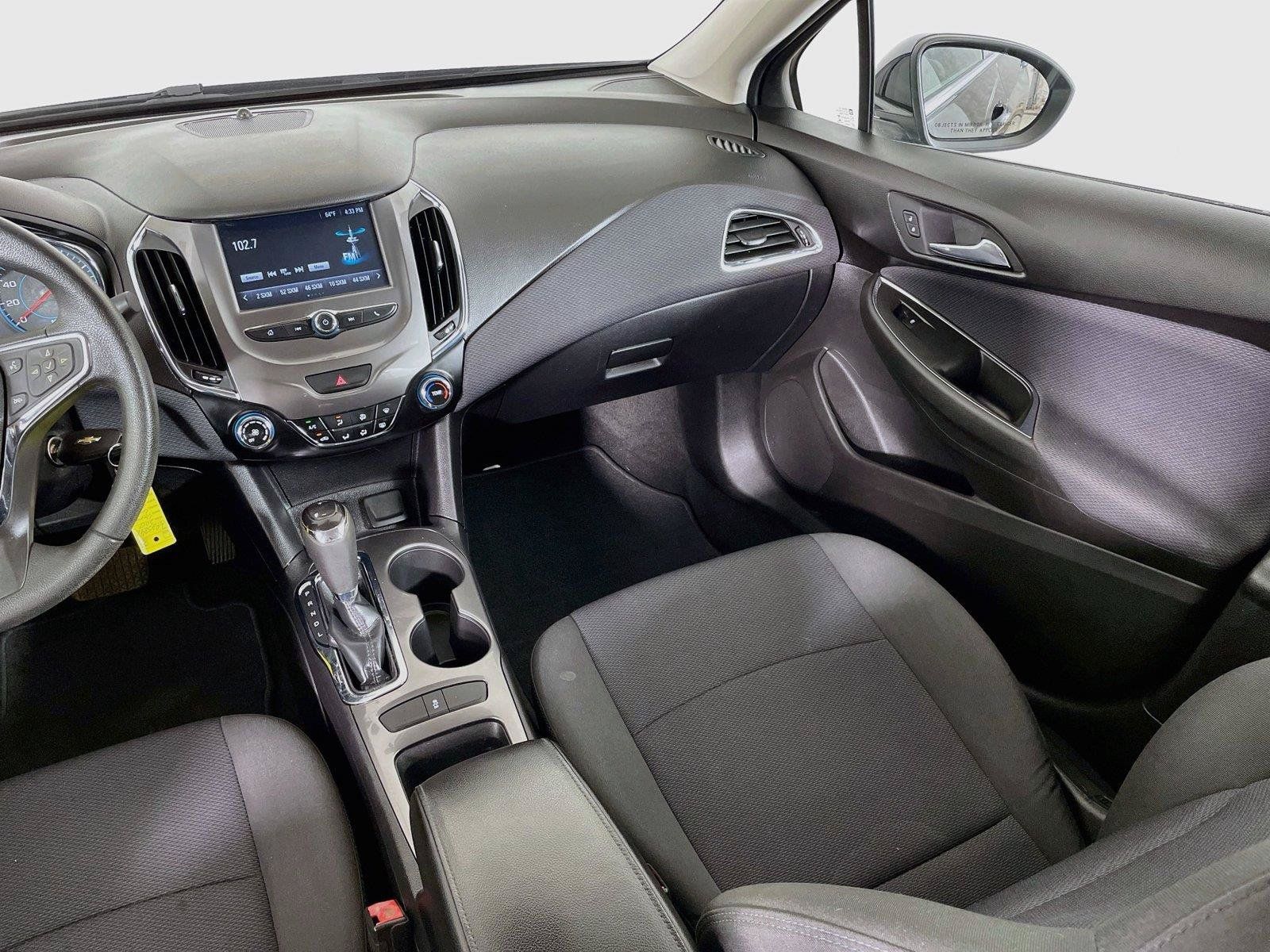 Used 2017 Chevrolet Cruze LT FWD image 22