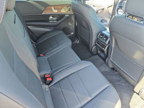 New 2025 Mercedes-Benz GLS 450 4MATIC image 11