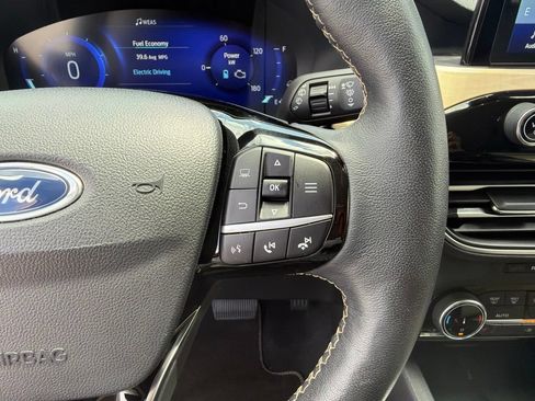 Certified 2022 Ford Escape Titanium w/ Titanium Elite Package FWD image 22