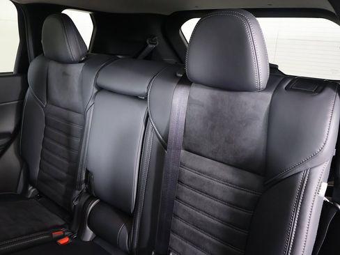 New 2026 Mitsubishi Outlander SE image 32