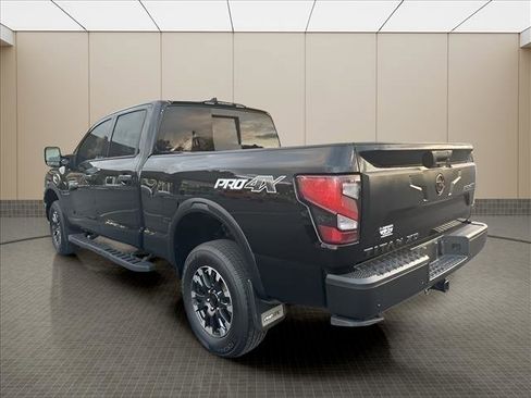 Used 2024 Nissan Titan PRO-4X w/ Pro-4x Convenience Package image 13