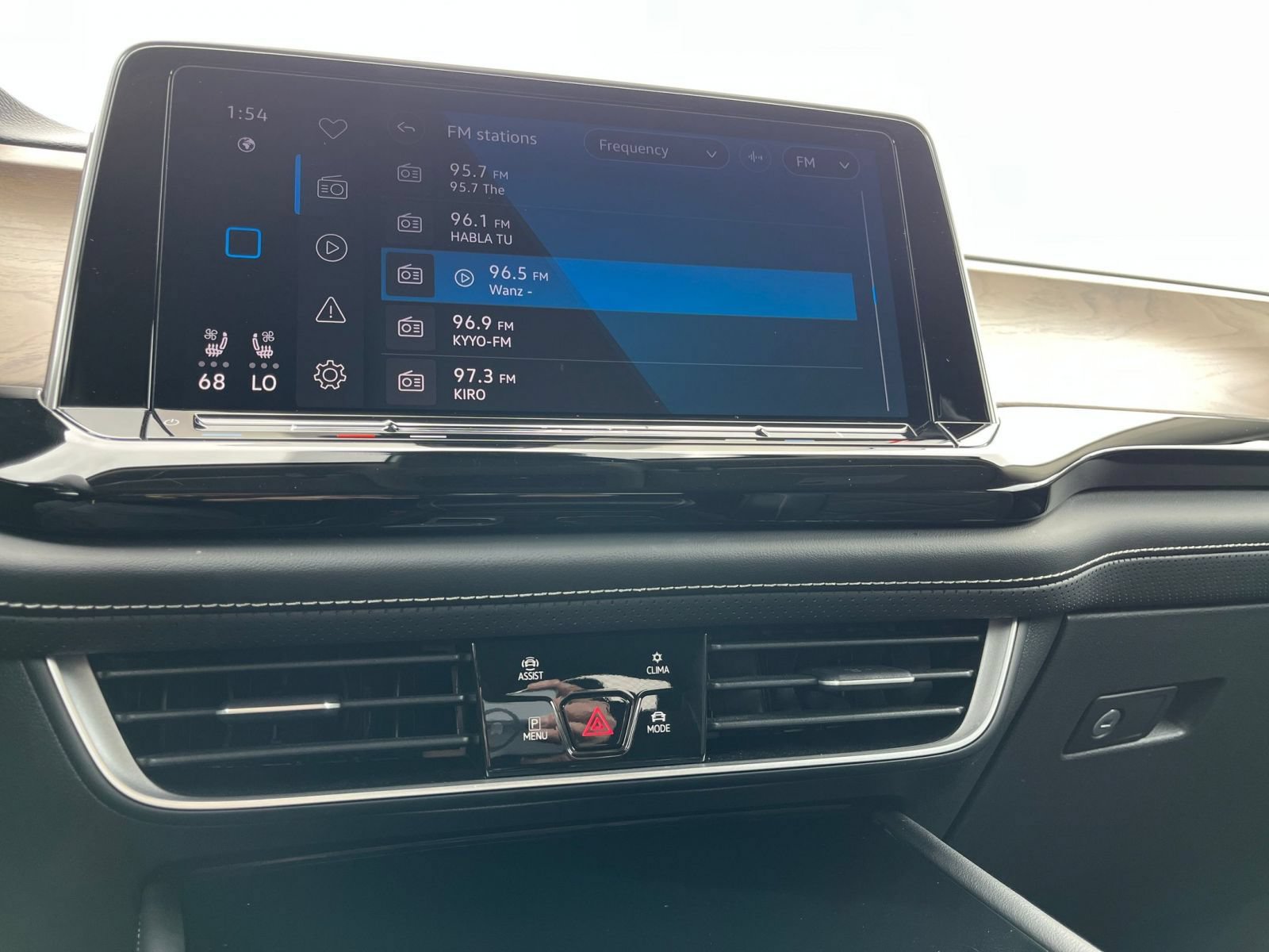 Used 2026 Volkswagen Atlas SE FWD image 19