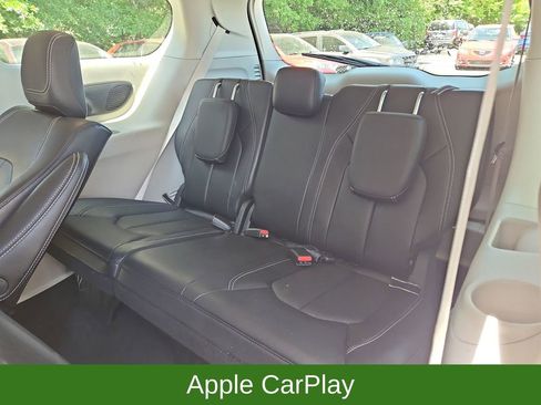 Used 2022 Chrysler Pacifica Touring-L w/ Uconnect Theater Family Group FWD image 28
