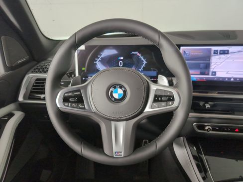 Used 2026 BMW X5 sDrive40i image 13