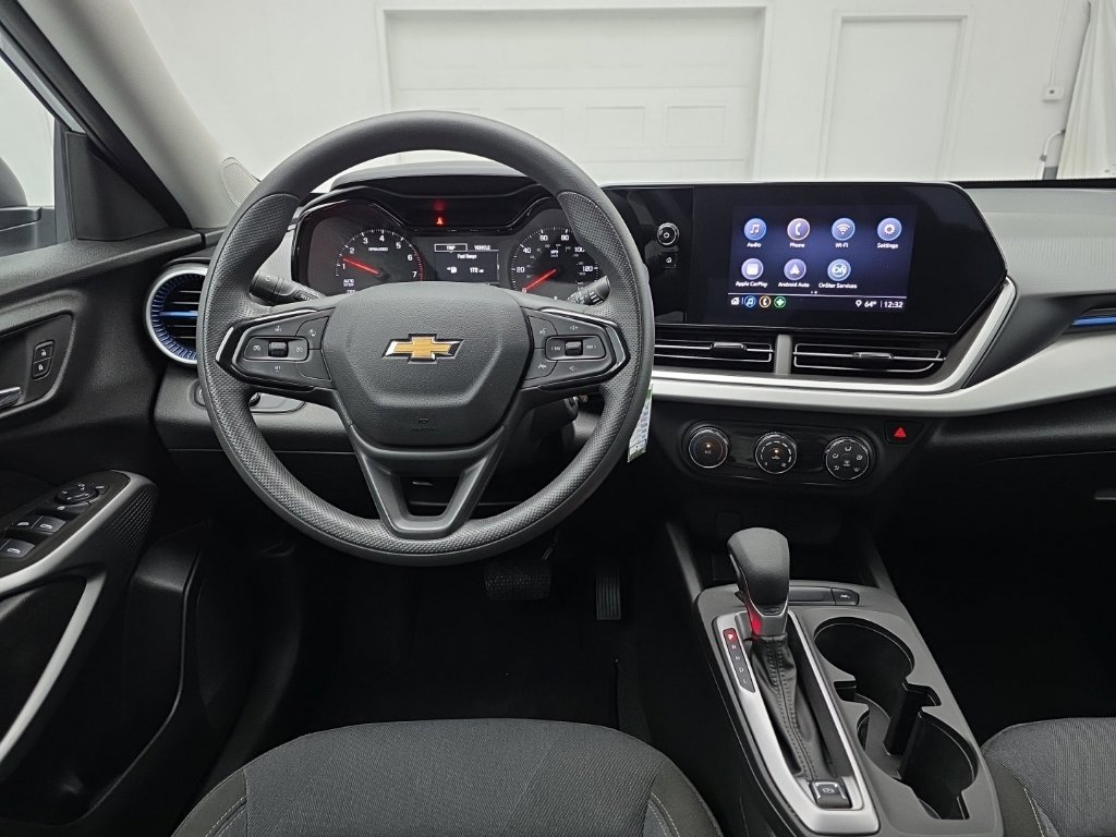 Used 2024 Chevrolet Trax LS FWD image 17
