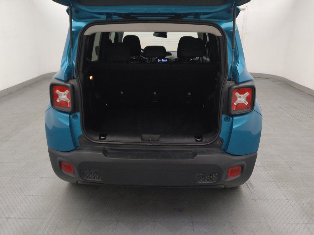 Used 2021 Jeep Renegade Latitude FWD image 29
