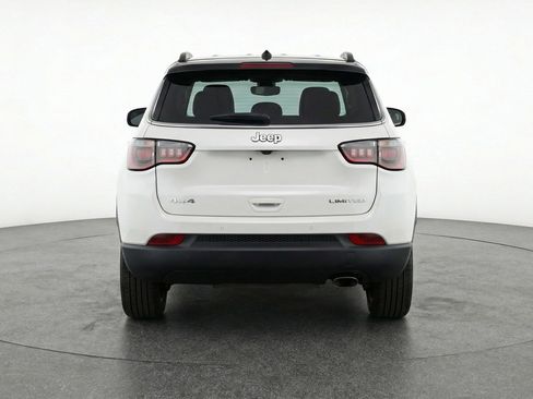 Used 2025 Jeep Compass Limited image 6