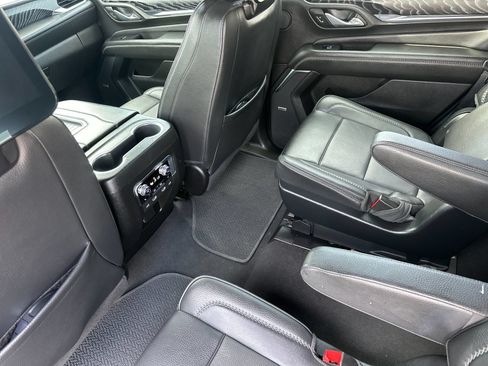 Used 2023 GMC Yukon Denali w/ Denali Reserve Package AWD/4WD image 13