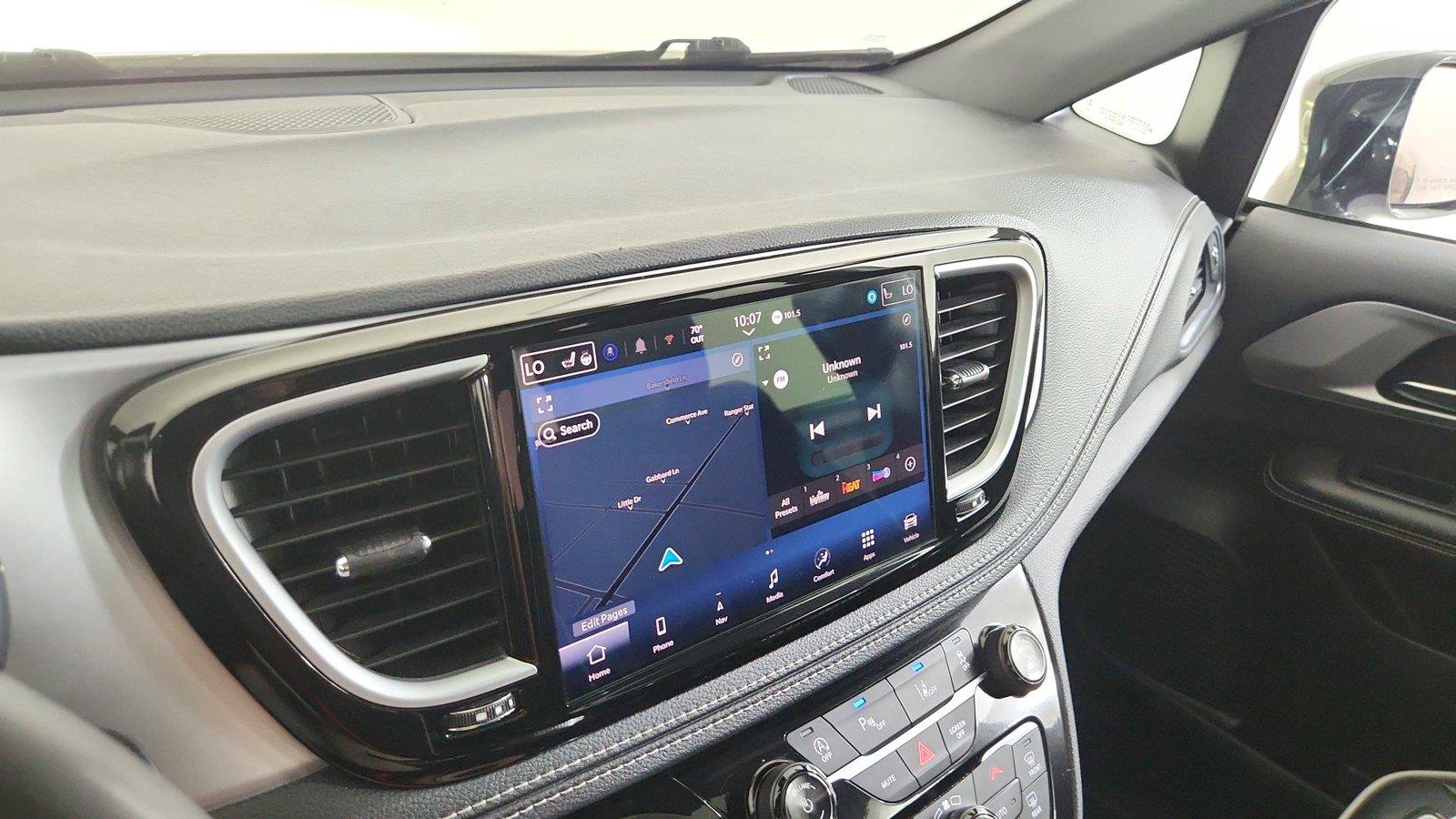 Used 2025 Chrysler Pacifica Limited FWD image 36