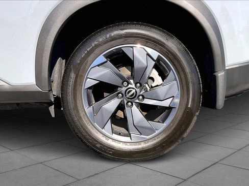 Used 2026 Nissan Rogue SV w/ SV Premium Package image 10