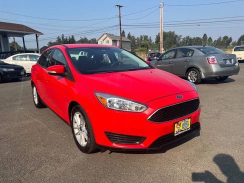 Used 2015 Ford Focus SE FWD image 23