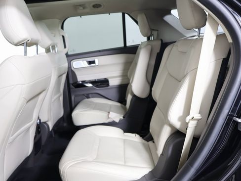 Used 2021 Ford Explorer Platinum w/ Equipment Group 601A image 26