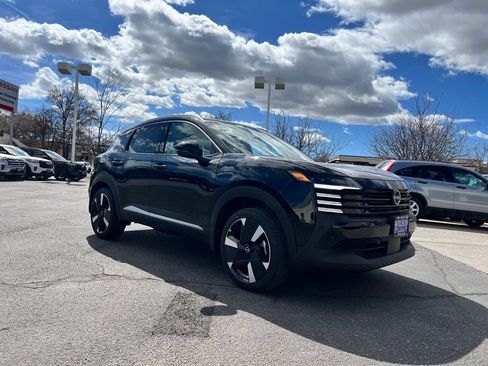 New 2025 Nissan Kicks SR image 3