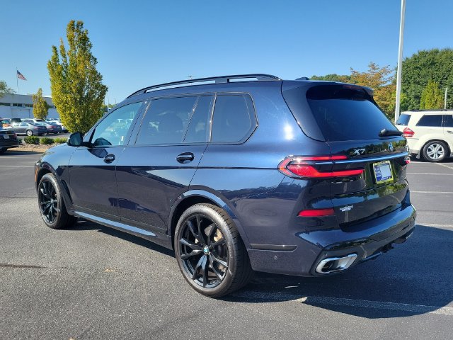 Used 2023 BMW X7 xDrive40i w/ M Sport Package AWD/4WD image 6