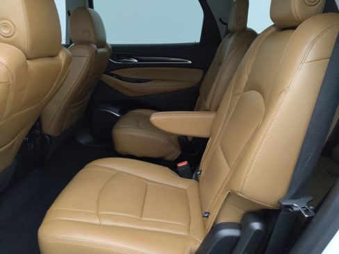 Used 2018 Buick Enclave Essence image 18