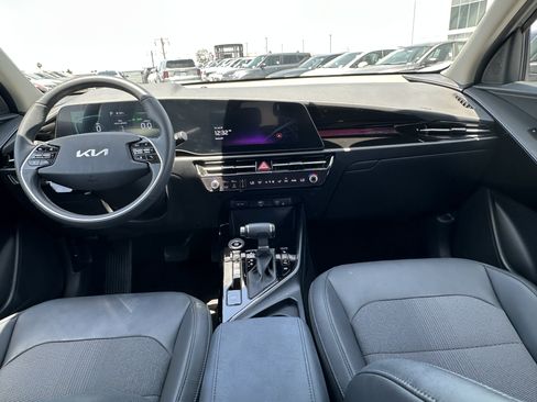 Used 2024 Kia Niro EX FWD image 19
