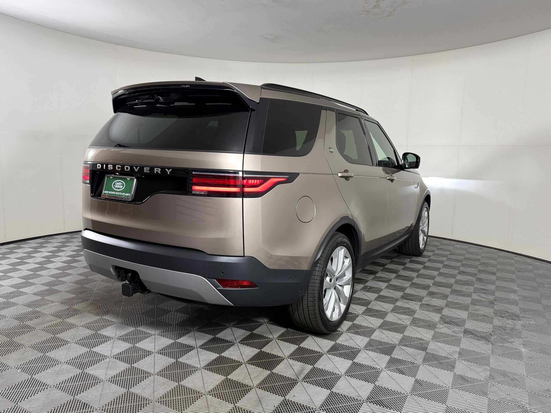 New 2026 Land Rover Discovery S AWD/4WD image 9